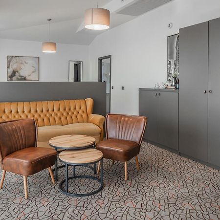 Charm Boutique Hotel サトゥ・マーレ エクステリア 写真
