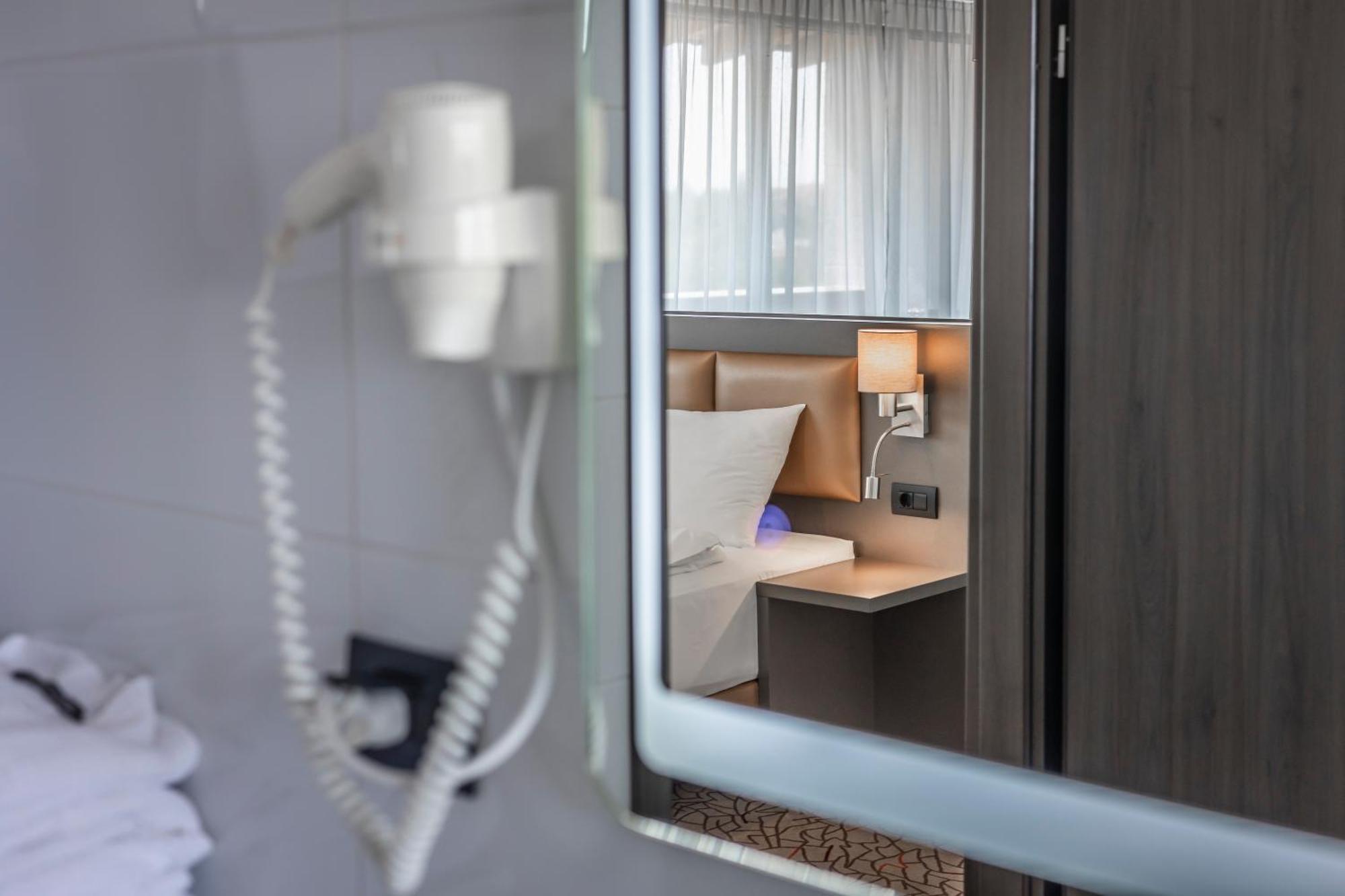 Charm Boutique Hotel サトゥ・マーレ エクステリア 写真