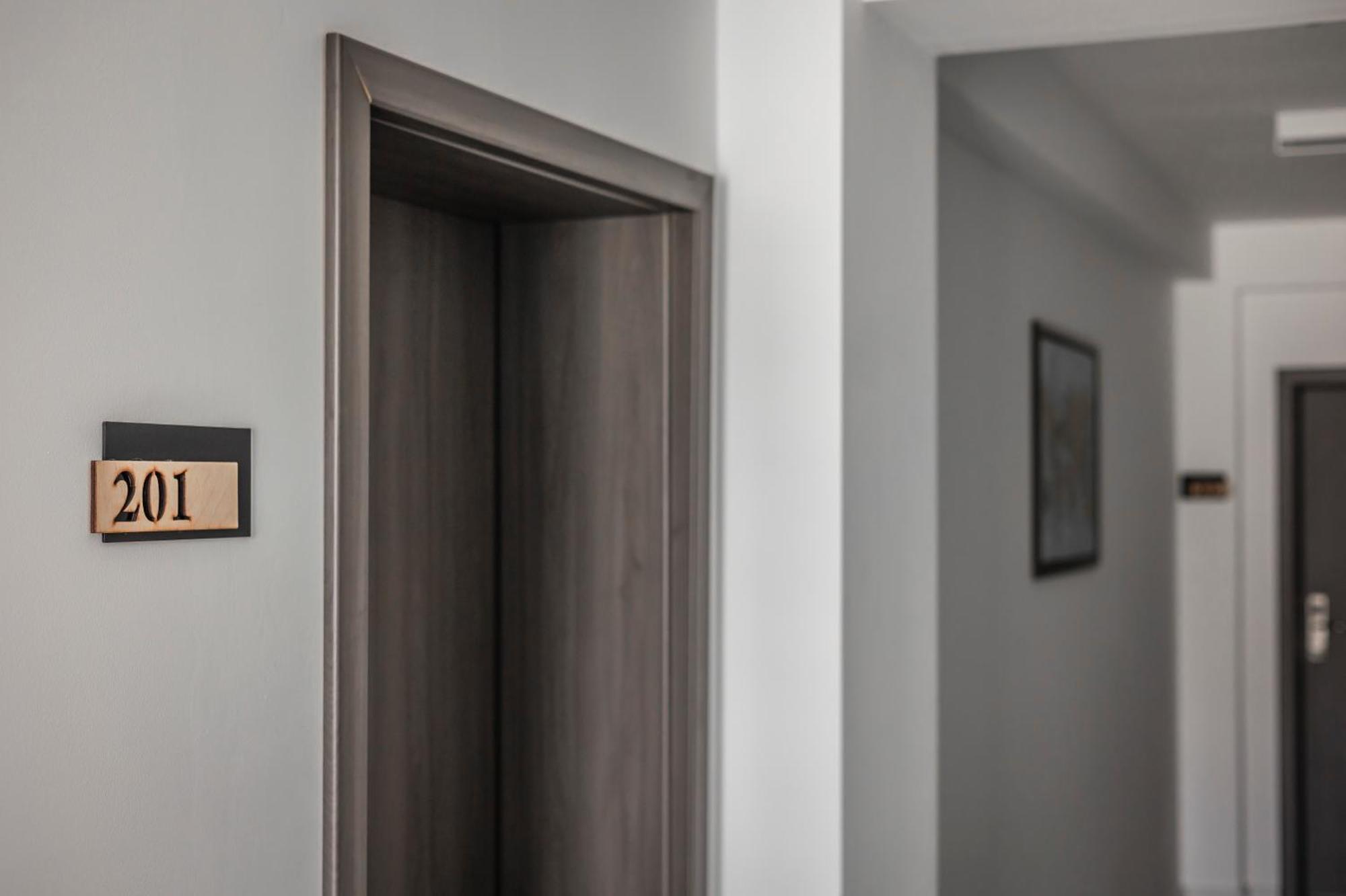 Charm Boutique Hotel サトゥ・マーレ エクステリア 写真