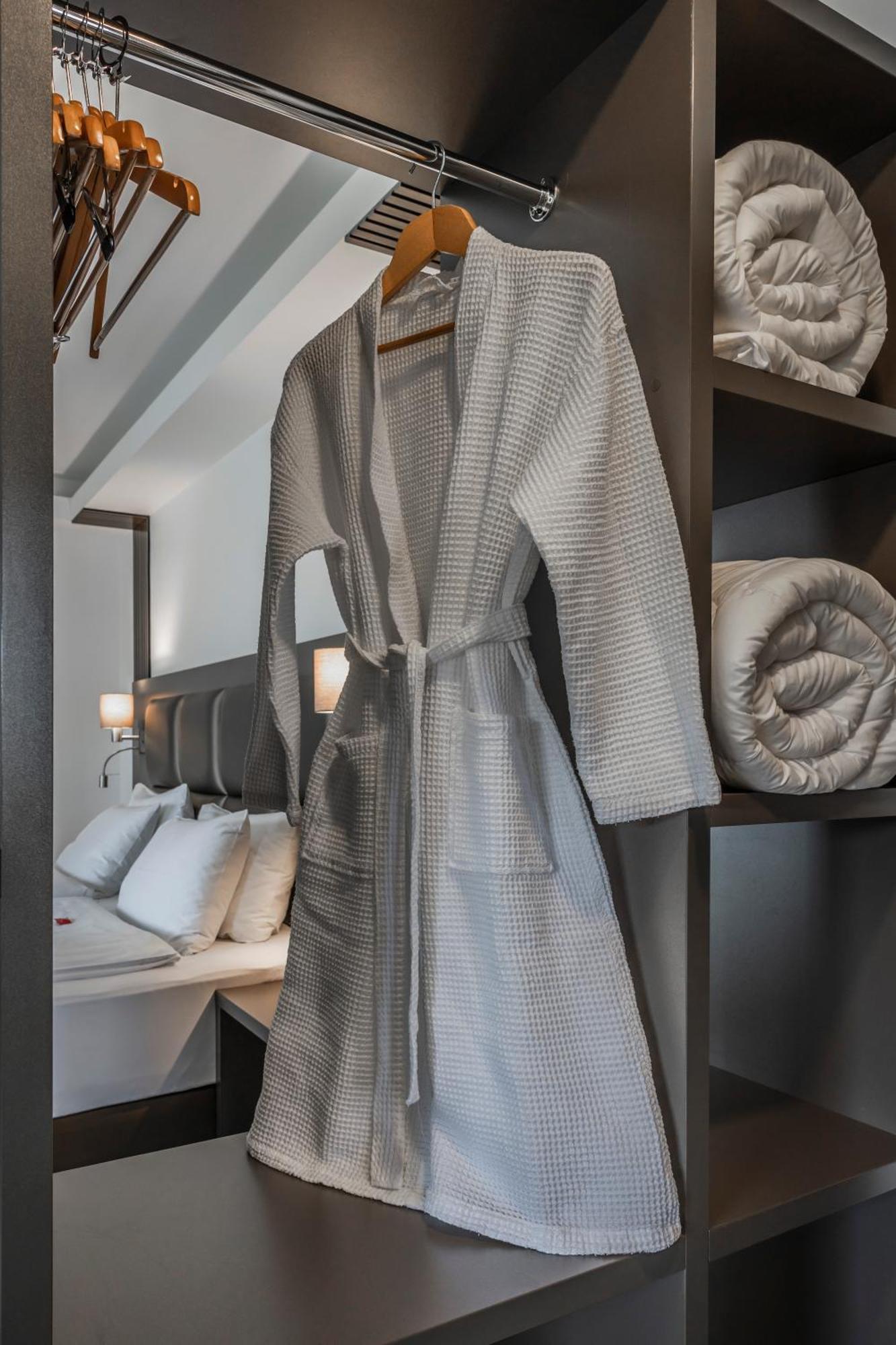 Charm Boutique Hotel サトゥ・マーレ エクステリア 写真