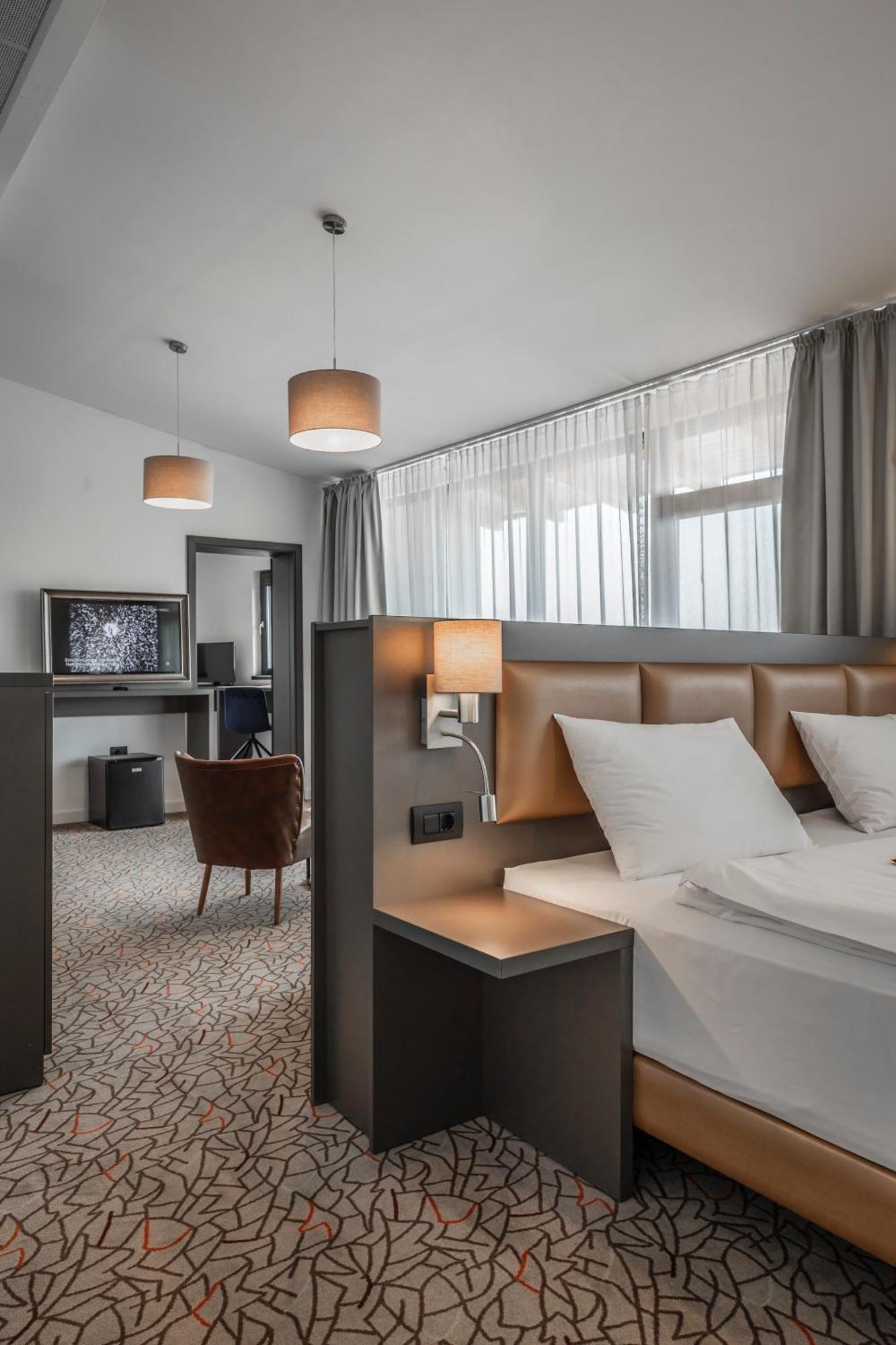 Charm Boutique Hotel サトゥ・マーレ エクステリア 写真